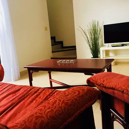 Alondras Parque Seaview Duplex طوستا ديل سيلونثيو